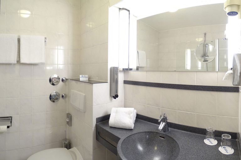 Bathroom, Airways Hotels Frankfurt Airport West, Groß-Gerau