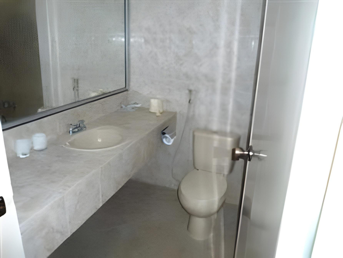 Bathroom 4