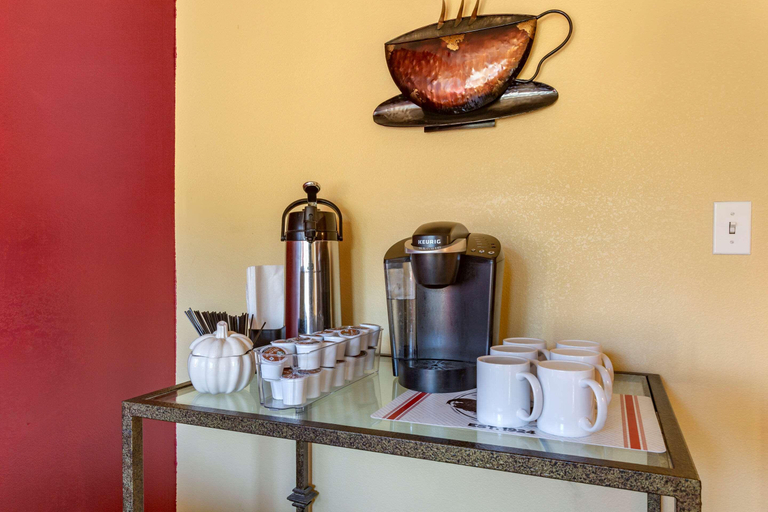Public Area 3, Suburban Studios Albuquerque Uptown, Bernalillo