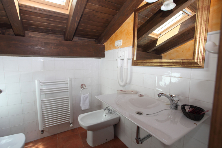 Bathroom 5, Posada de Villa Maria, Ávila