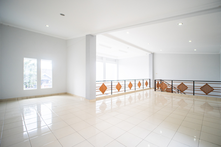hallway 21