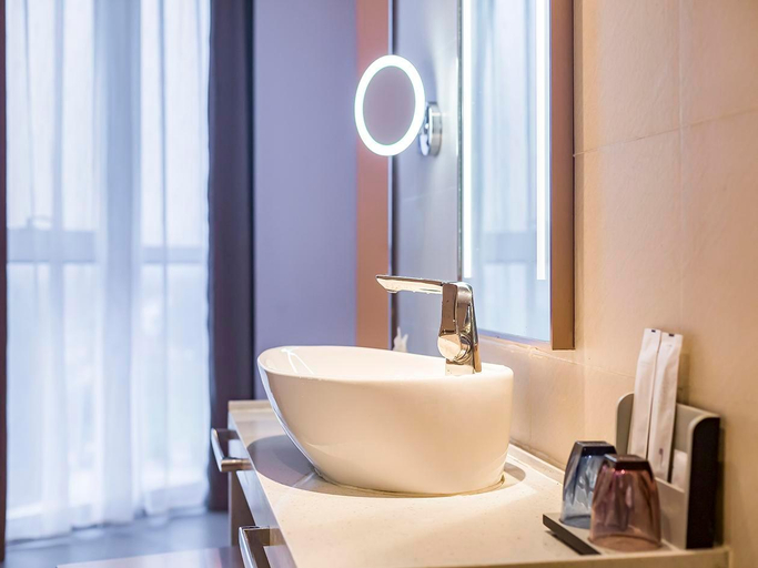 Bathroom, Lavande Hotel Beijing Huaxiang Tiantan Hospital, Beijing