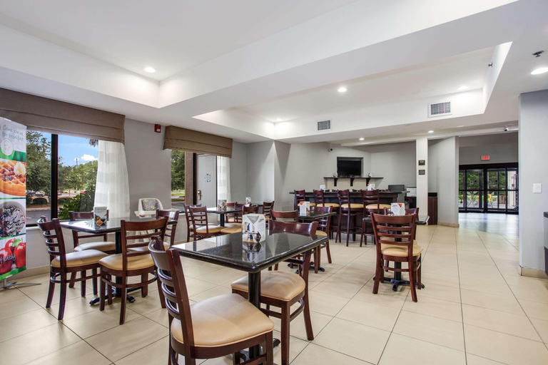 Food & Drinks 5, Quality Inn Conway, Horry