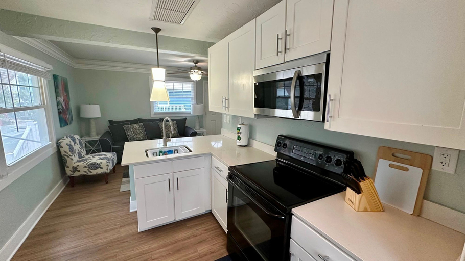 Room 4, Parrot Cottage in Fort Myers Beach, Lee
