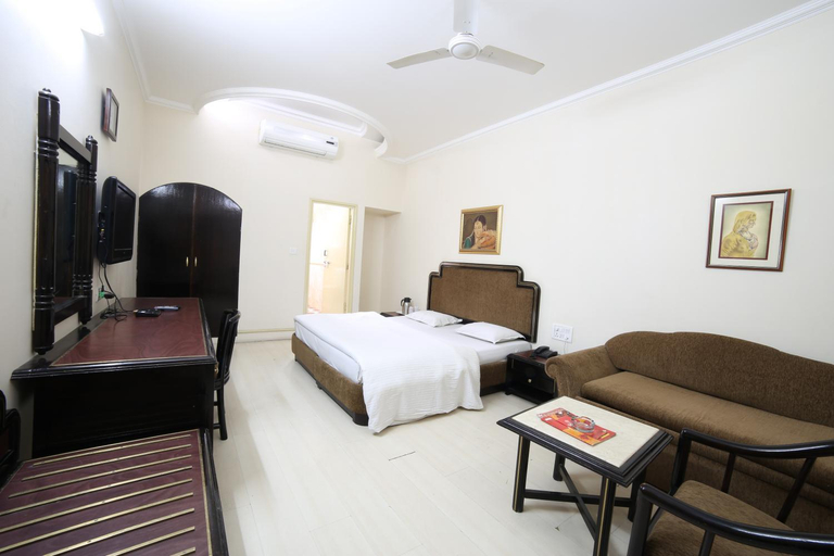 Others 5, Hotel Samrat International, Sirohi