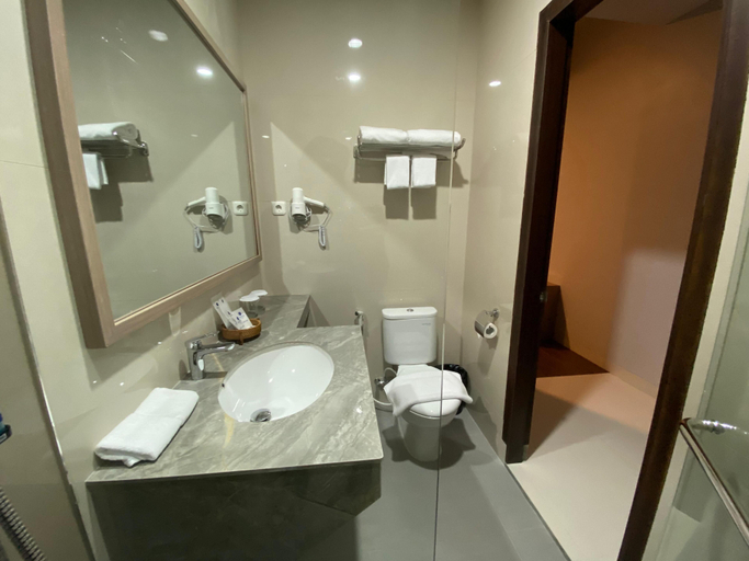 Bathroom 5, HEXTON HOTEL LAMPUNG, Bandar Lampung