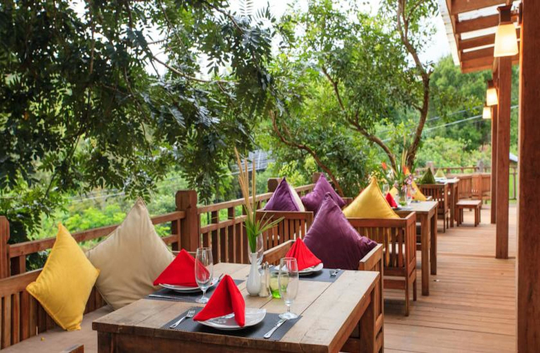 Food & Drinks 5, Mayura Hill Resort, Saen Monourom