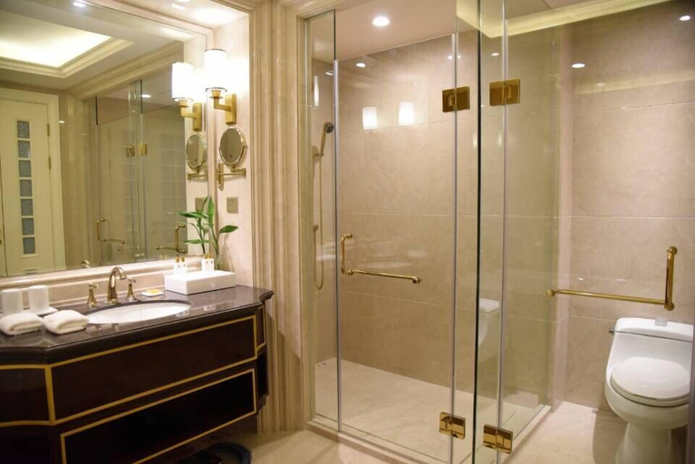 Bathroom 3, Huanghe Grand Hotel, Taizhou