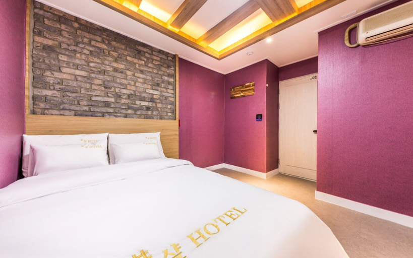 Bedroom 3, Yongsan Sharp Hotel, Yongsan