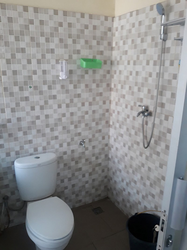 Bathroom 5, Wisma Syariah Rumah Bundo, Padang