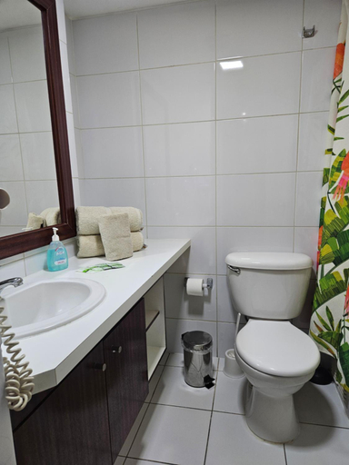 Bathroom 3, San Ignacio Suite Apartments, Santiago
