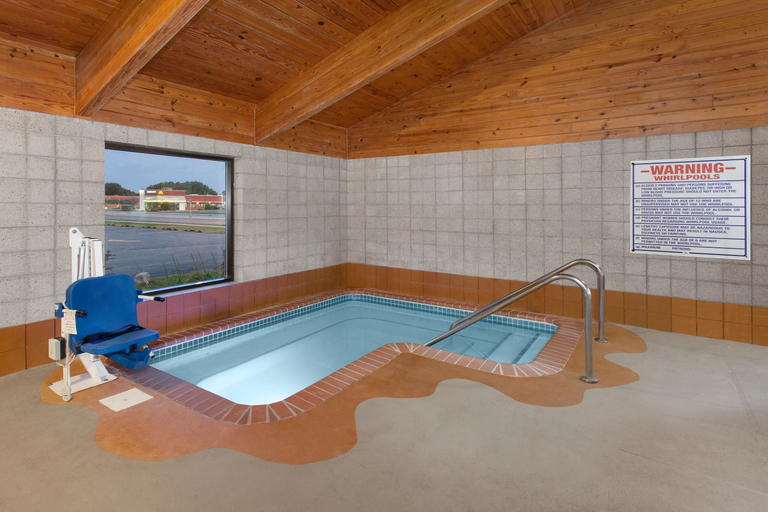Sport & Beauty, AmericInn by Wyndham Hartford WI, Washington