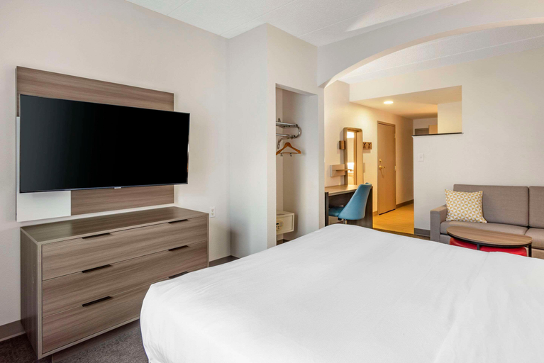Bedroom 3, Comfort Suites Ocean City West, Worcester