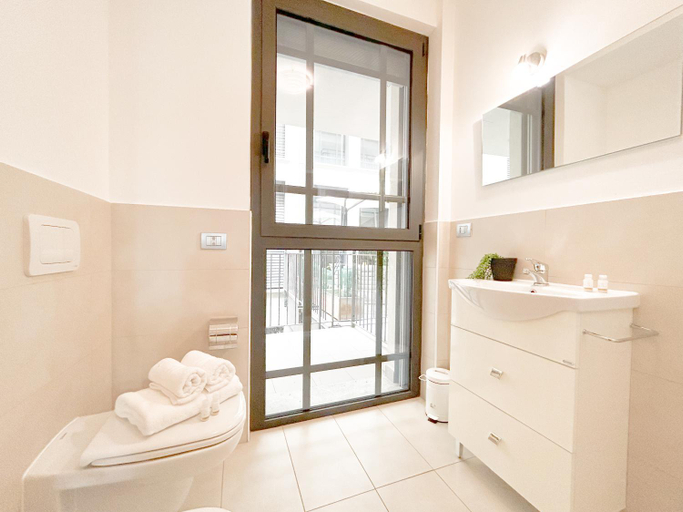 Bathroom 3, Meraviglia Mediterranea, Davanti al Mare, Savona
