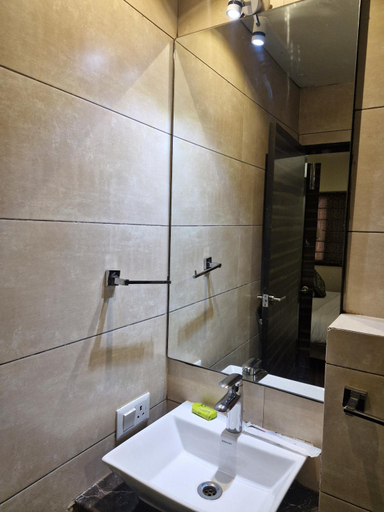 Bathroom 2, Hotel Nirvana, Jashpur
