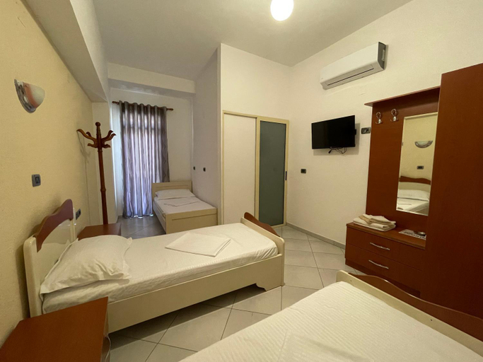 Bedroom 2, Hotel Latifi, Gramshit