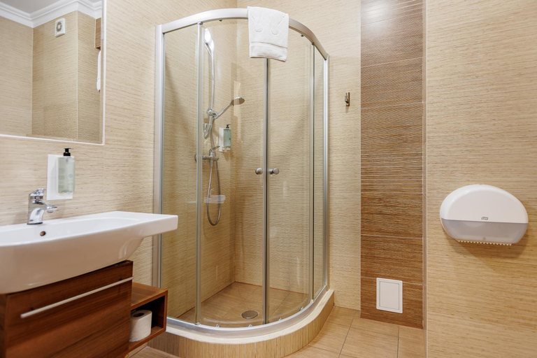 Bathroom 5, Hotel Cristal Park, Dąbrowa