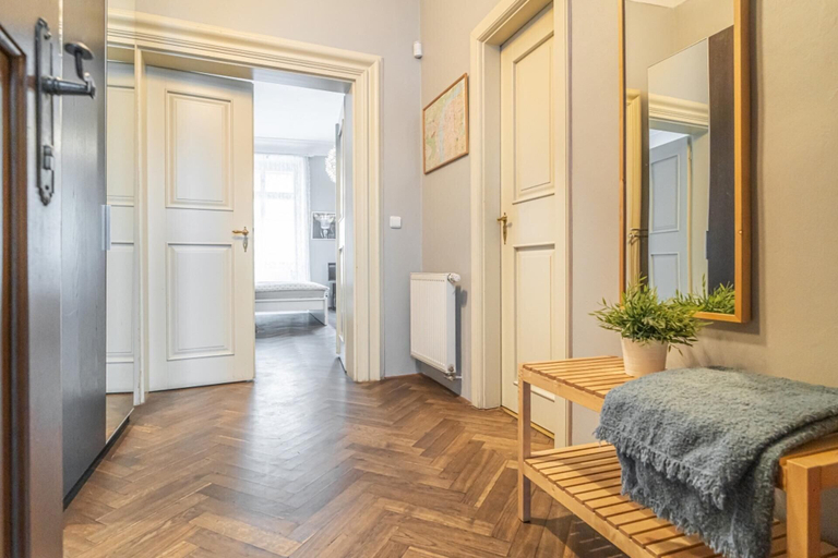 Interior 3, 1 Bed Flat - Sleeps 3 - Pets - Wifi, Praha 1