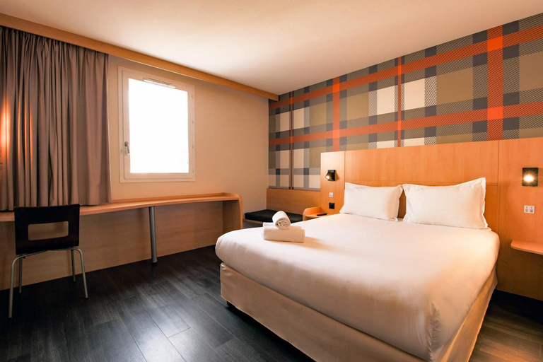 Bedroom 3, easyHotel Nice Old Town, Alpes-Maritimes
