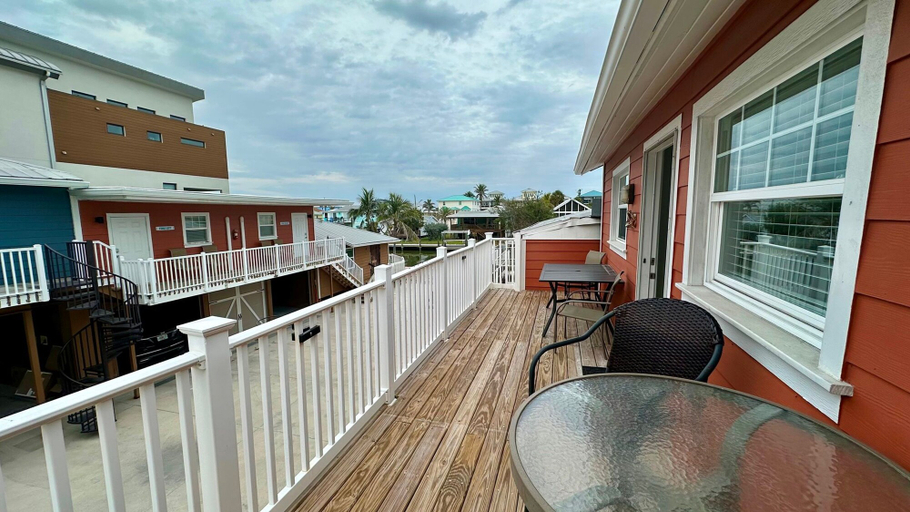 Room 3, Parrot Cottage in Fort Myers Beach, Lee