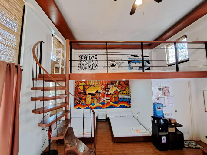 Food & Drinks 4, The Bistro House | Loft Unit (Free Breakfast), Santa Catalina