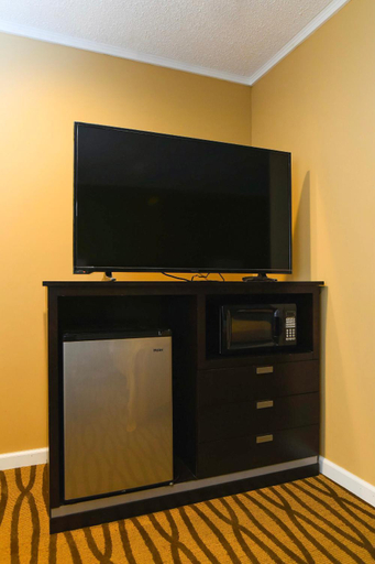 Others 5, Capital Inn and Suites, Rensselaer
