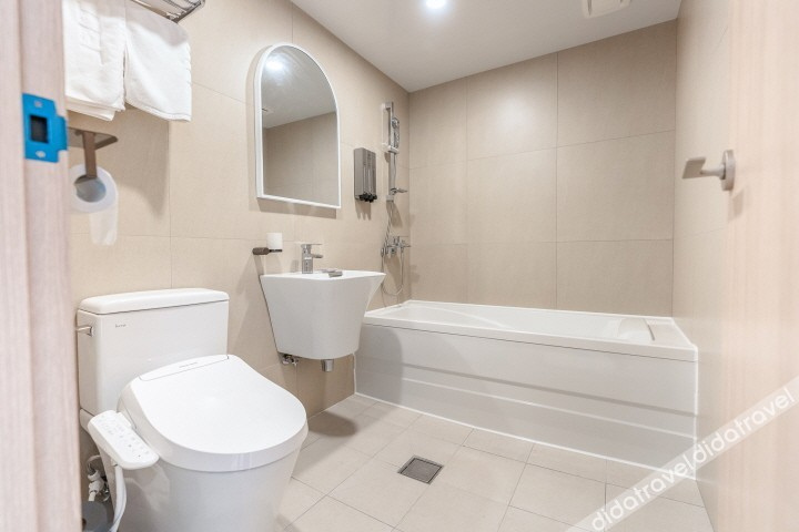 Bathroom 3, Jeonju MH Hotel Gaeknidangil Branch, Jeonju