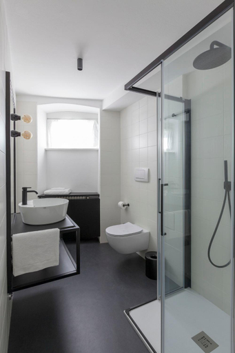 Bathroom 3, Casa Trentini - Atemporary Art Apartments, Trento