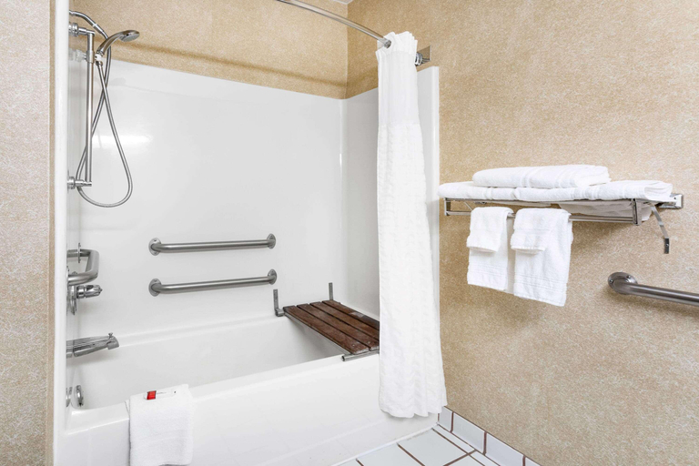 Bathroom 5, Baymont by Wyndham Casper East, Natrona