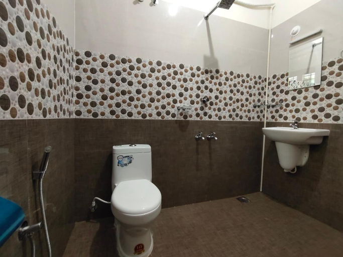 Bathroom 3, White House Residency, Thiruvananthapuram