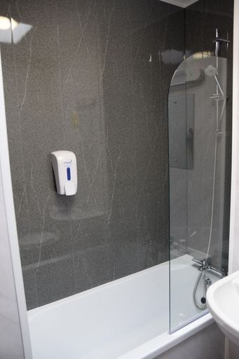 Bathroom 4, Russ Hill Hotel, Surrey