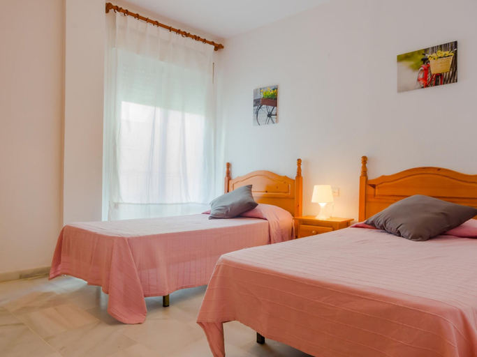 Room 3, Apartamento Carril de la Fuente 17597, Cádiz