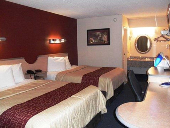 Bedroom 2, Rodeway Inn Fort Wayne near Glenbrook Square, Allen