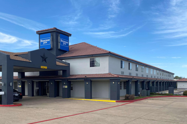 Exterior & Views 1, Rodeway Inn Stephenville, Erath