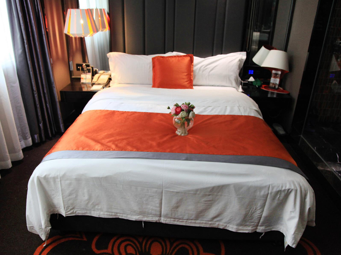 Bedroom 3, Carnival Fashion Hotel, Wuhan