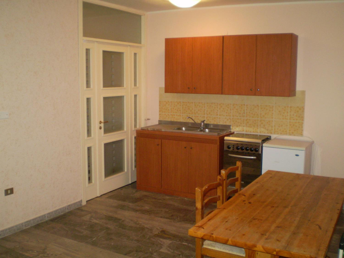 Others 3, Hotel Tania, Cosenza