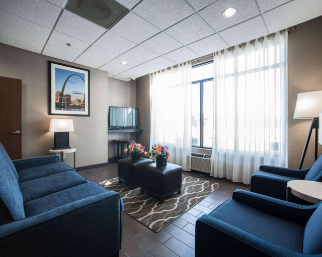 Public Area 3, Comfort Inn & Suites Hazelwood - St. Louis, Saint Louis