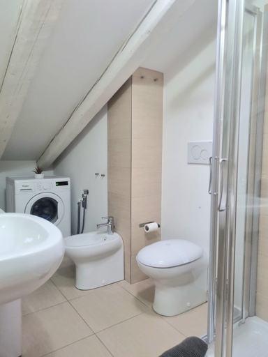 Bathroom 2, Mohho suite, Trieste