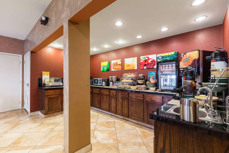 Food & Drinks 5, Quality Inn Riverfront Center, Rapides