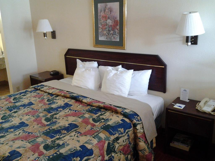 Bedroom 4, Quality Inn & Suites Near Downtown Mesa, Maricopa