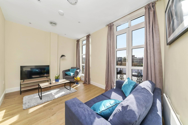 Others 3, 2 Bedroom Apartments in Central Maidenhead, Windsor and Maidenhead