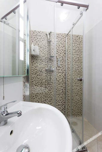 Bathroom 3, Tarona Guesthouse, Saint Paul's Bay