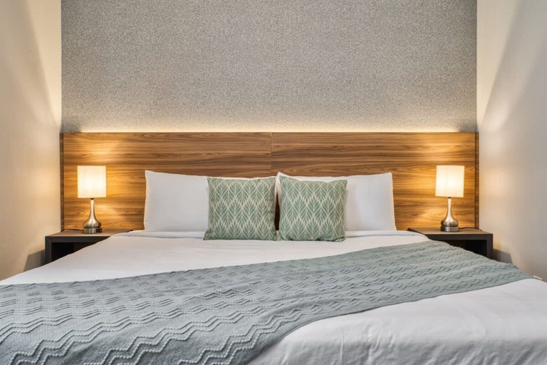 Room 3, Elegant and Spacious Home With Themed Bedrooms, Osceola