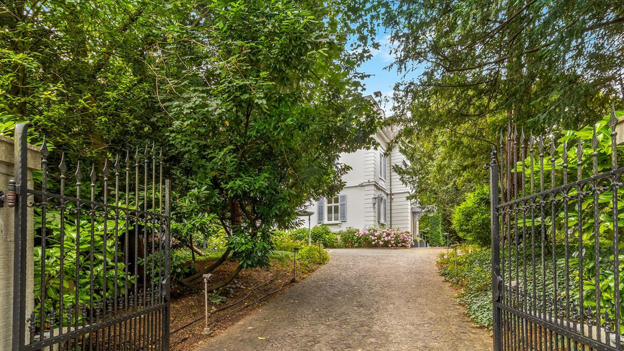Entrance 3, Private Villa in Central Zurich, Zürich