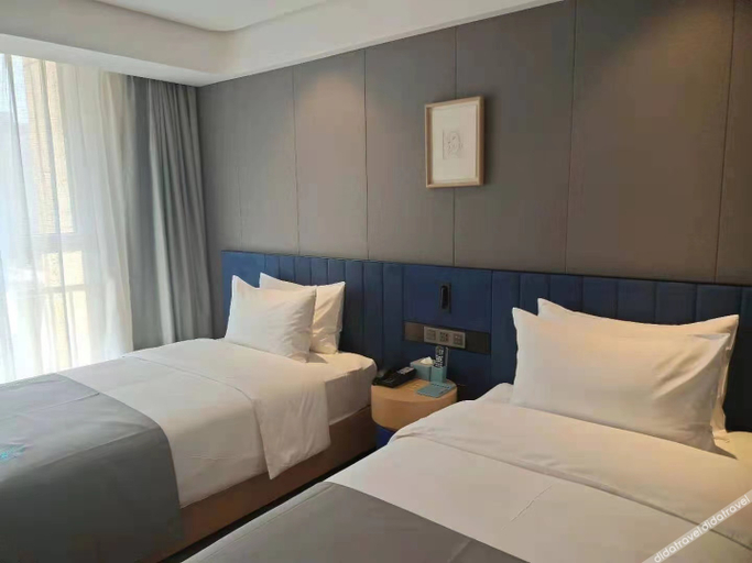 Bedroom 2, Starway Hotel Weifang Beihai Road, Weifang