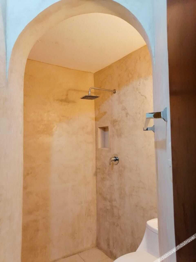 Bathroom 3, Mayan Mittoz, Lázaro Cárdenas