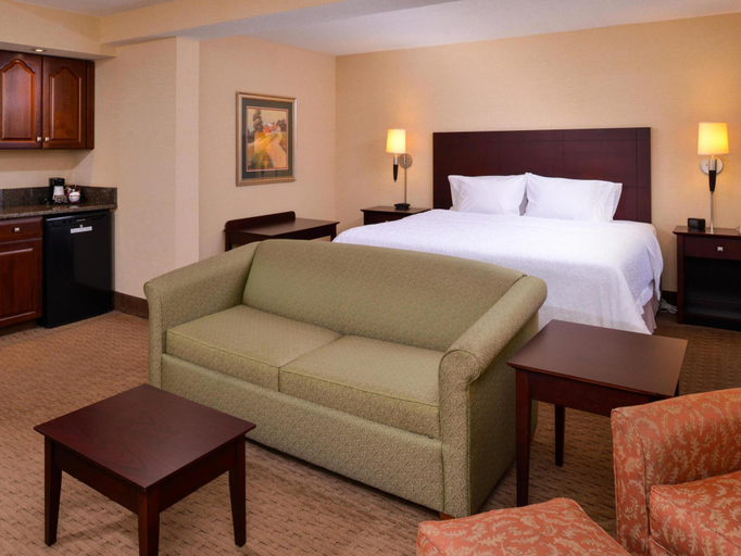 Bedroom 2, Hampton Inn Staunton, Augusta