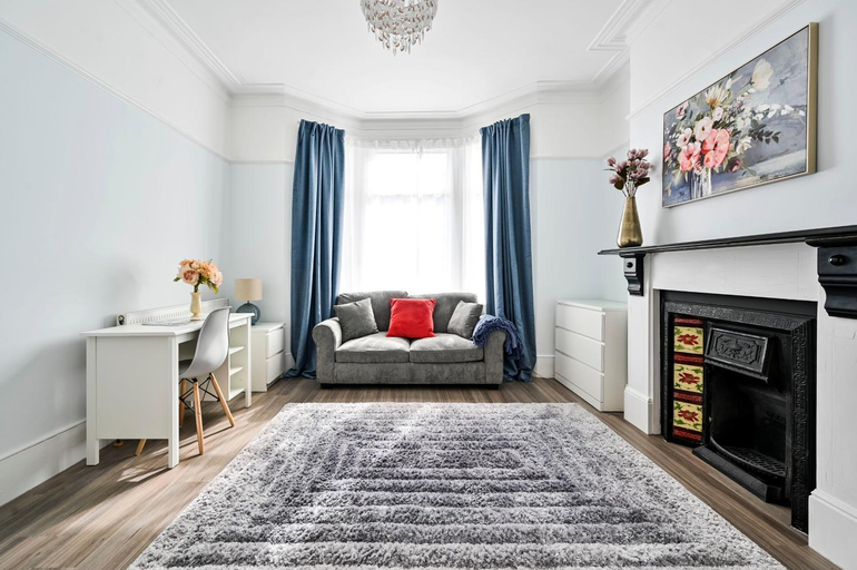Others 3, Greenwich Holiday Home, London