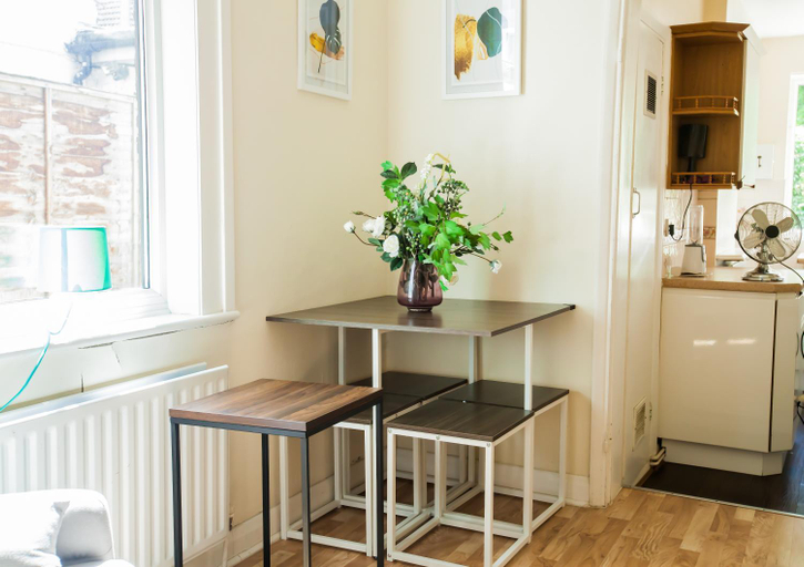 Others 4, Comfy Kingston central Garden House & Free Parking, London