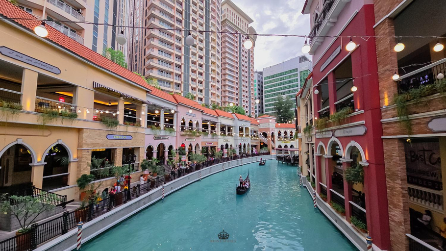 Sport & Beauty 2, Brand New Venice Grand Canal Chic Top Balcony, Gondola Boat Ride View, Taguig